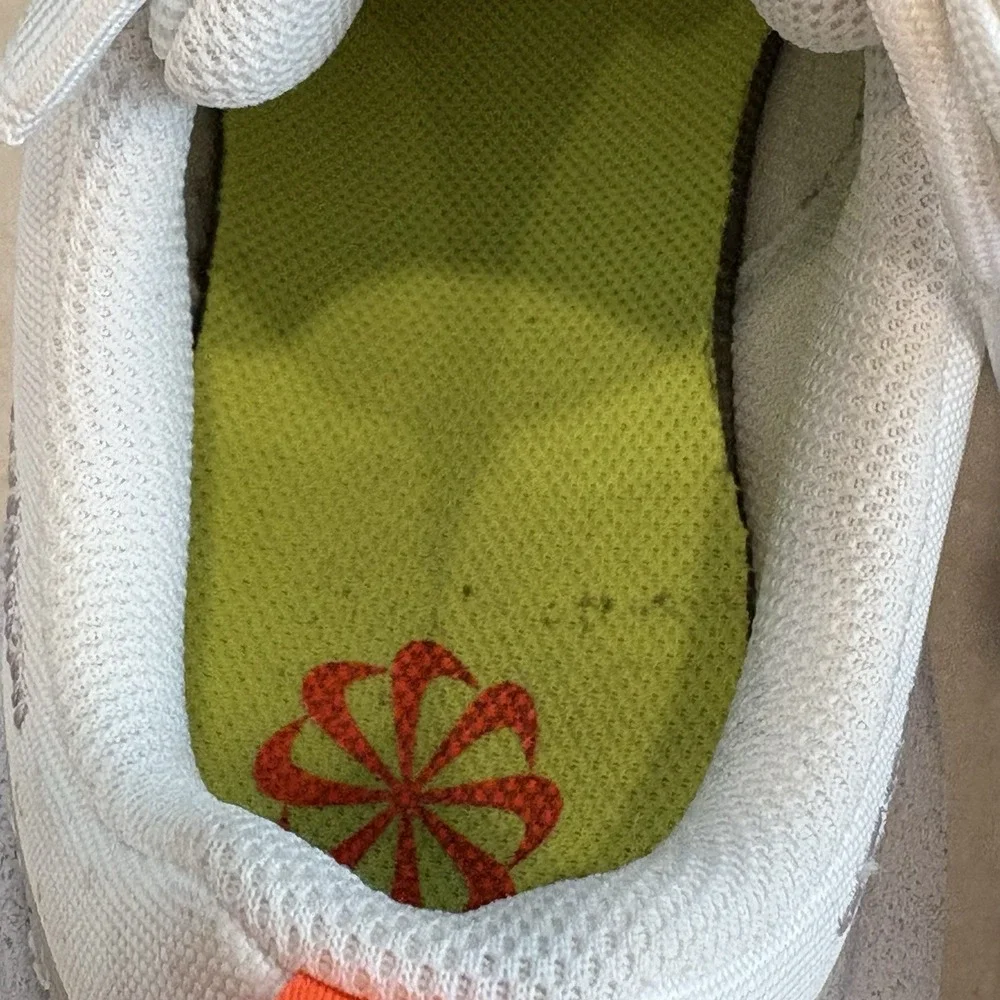 Nike Crater Impact DB3551-100 White Volt Orange Men/Women Size 7Y (Women 8.5)‎